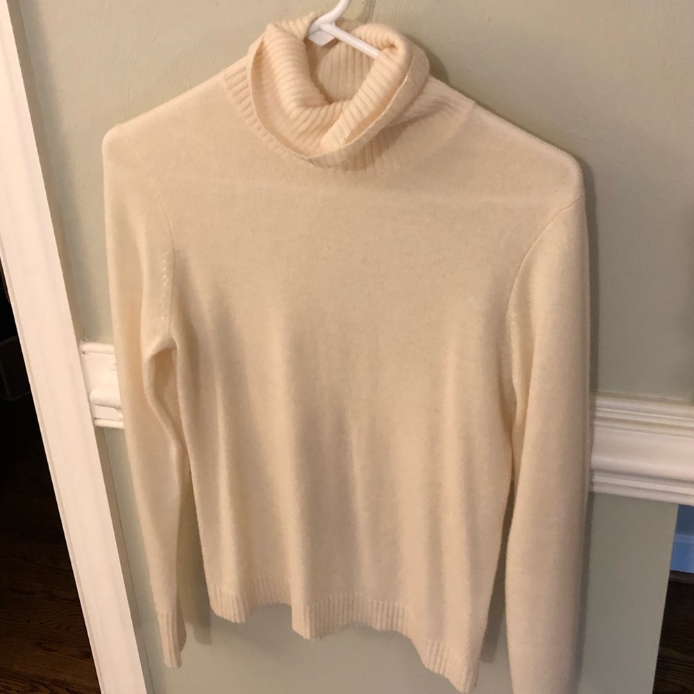 Vintage J Crew 100% cashmere ivory turtleneck